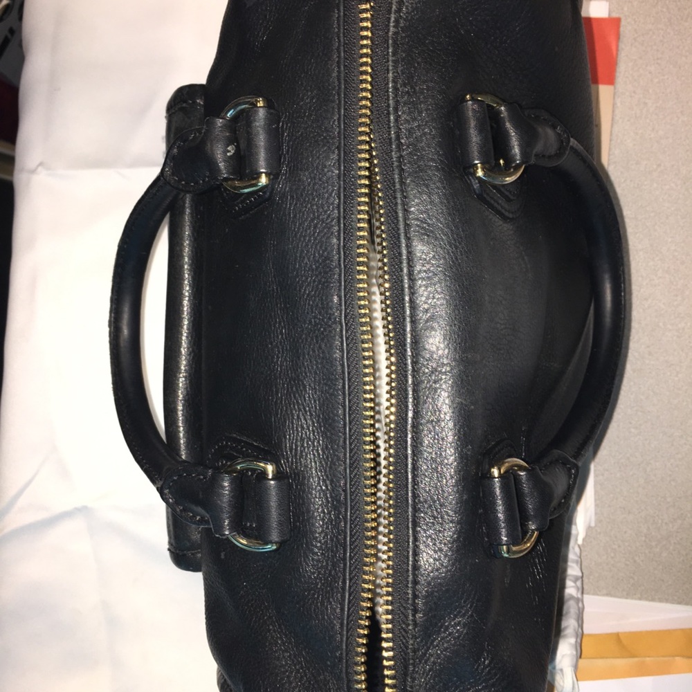 Authentic MK medium size satchel - Picture 3 of 6